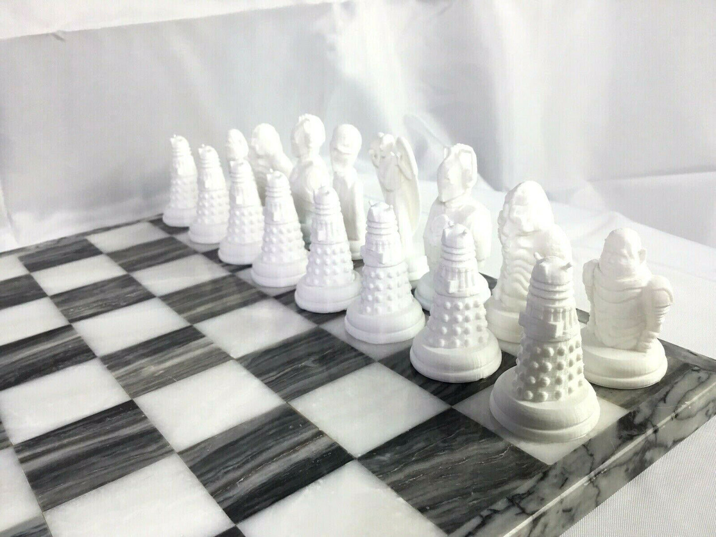 Doctor Who (FAN ART) Chess Set Tardis, Cyberman, Dalek, Weeping Angels, Dr Who