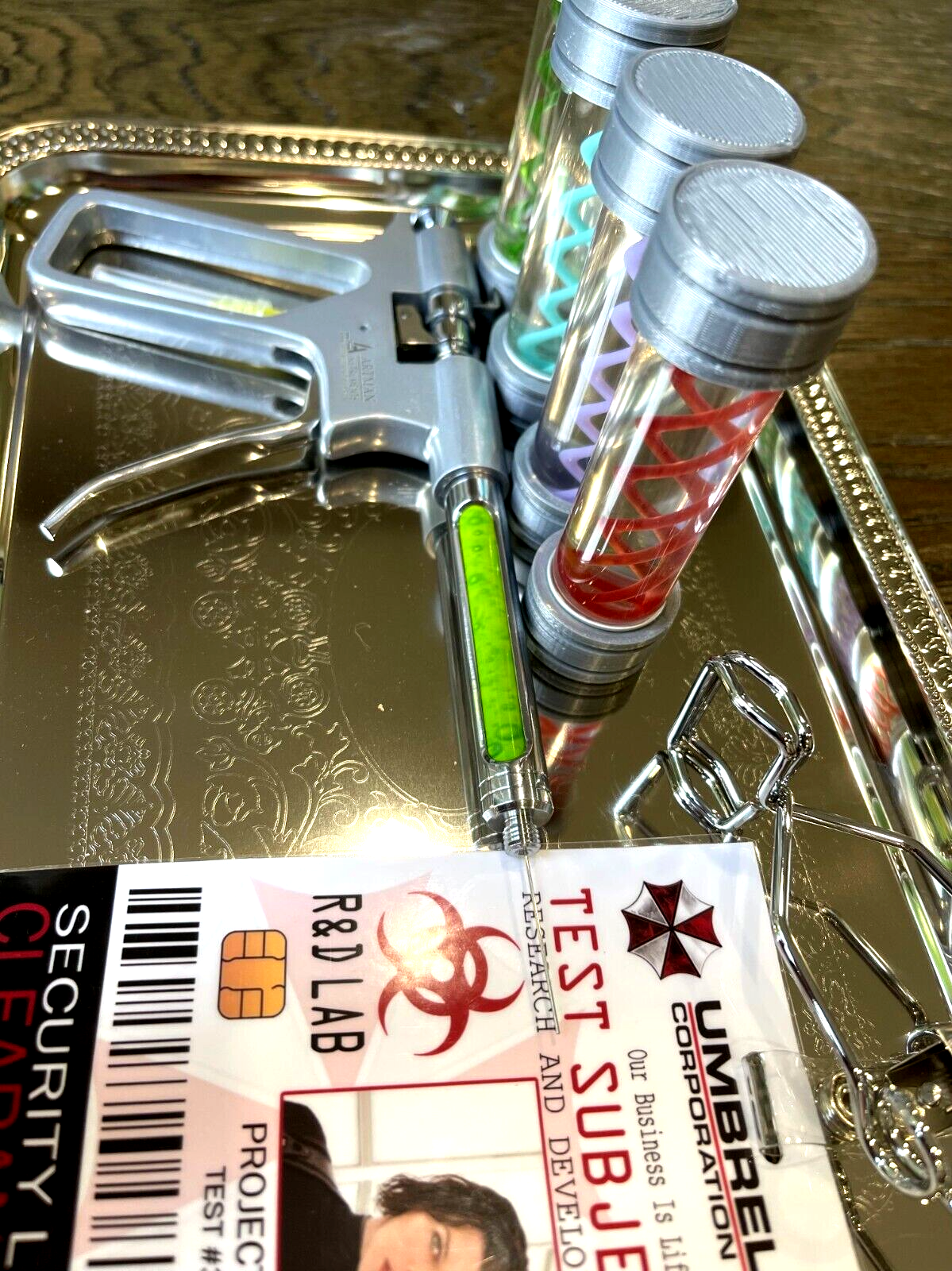 Resident Evil Metal Syringe T-Virus Antidotes Tray ID Clamp Umbrella Corporation