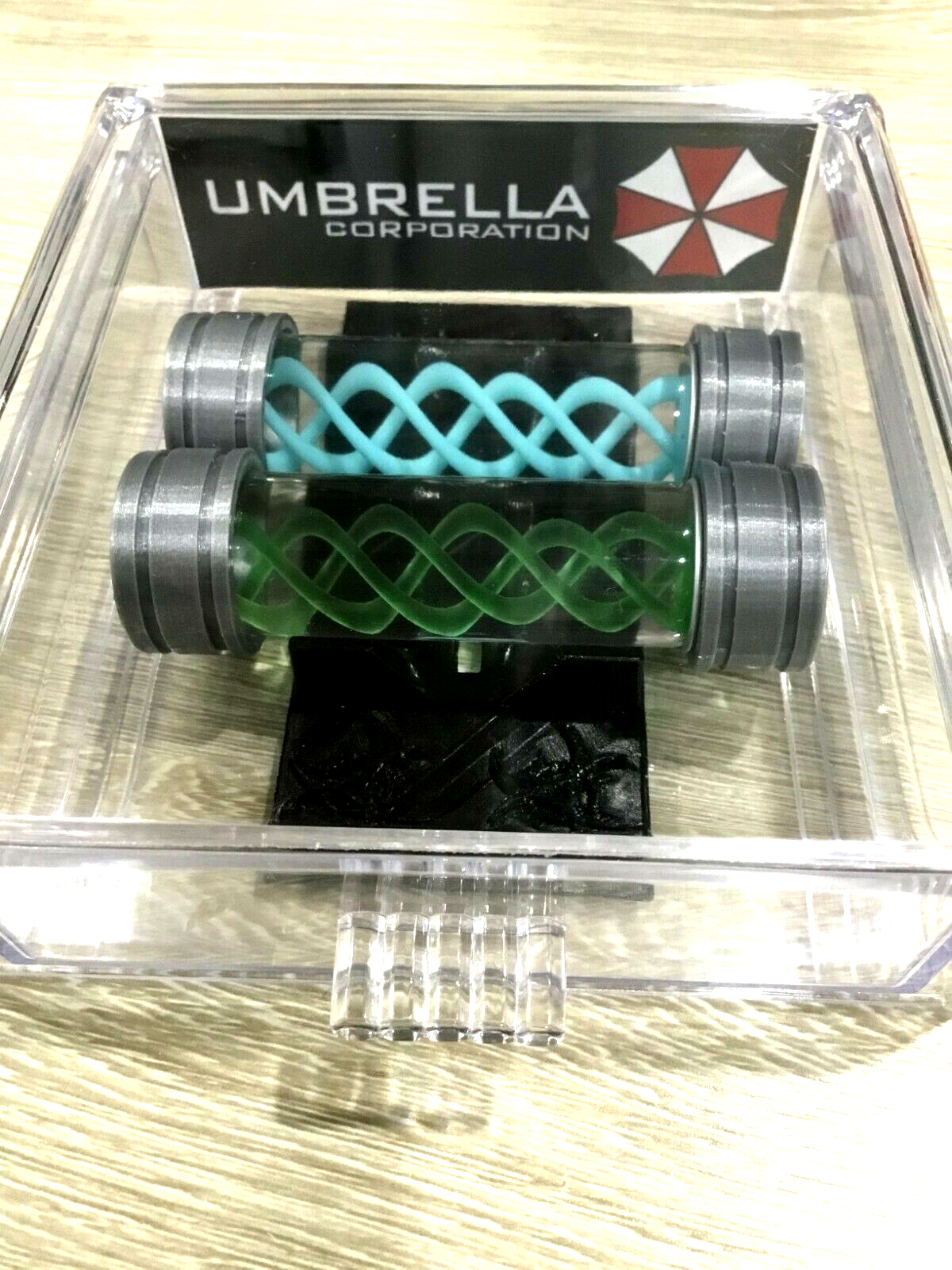 Resident Evil Umbrella Corporation T-Virus Prop & Antidote With Display Case and Stand! TVirus