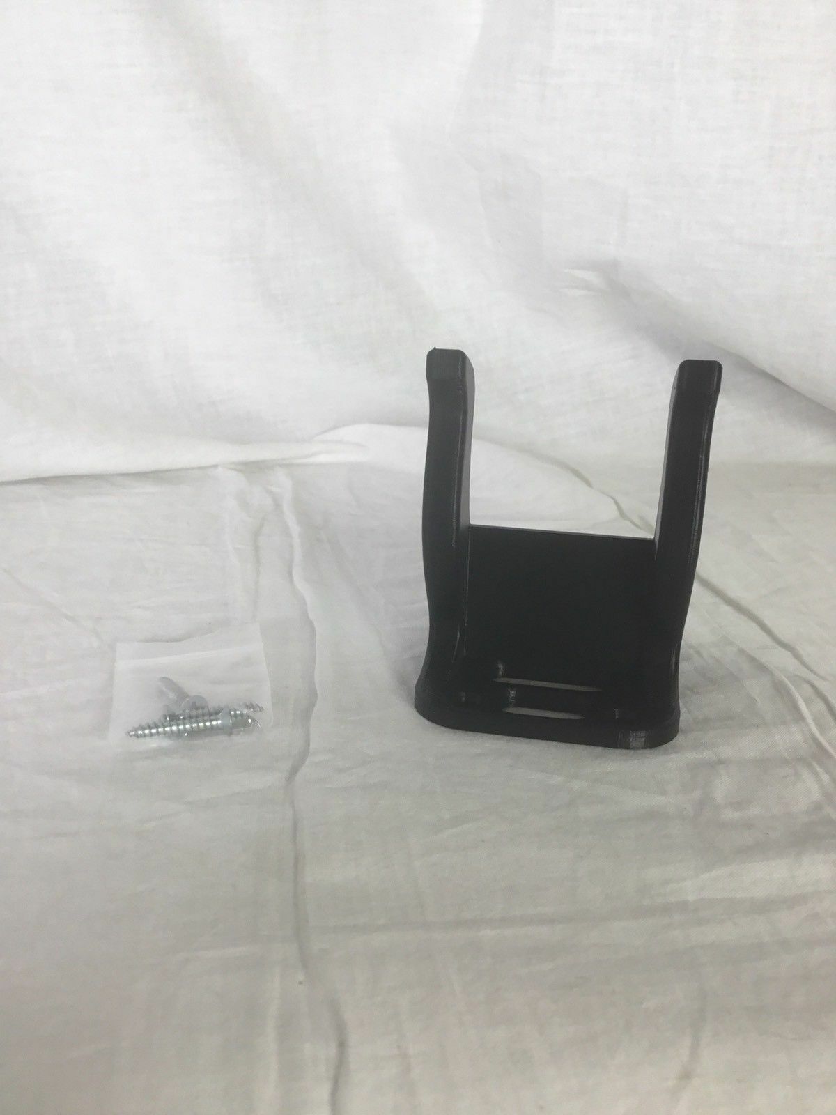 New Guitar / Bass Wall Display Hanger Mount Holder Bracket & Guitar Pick Shelf