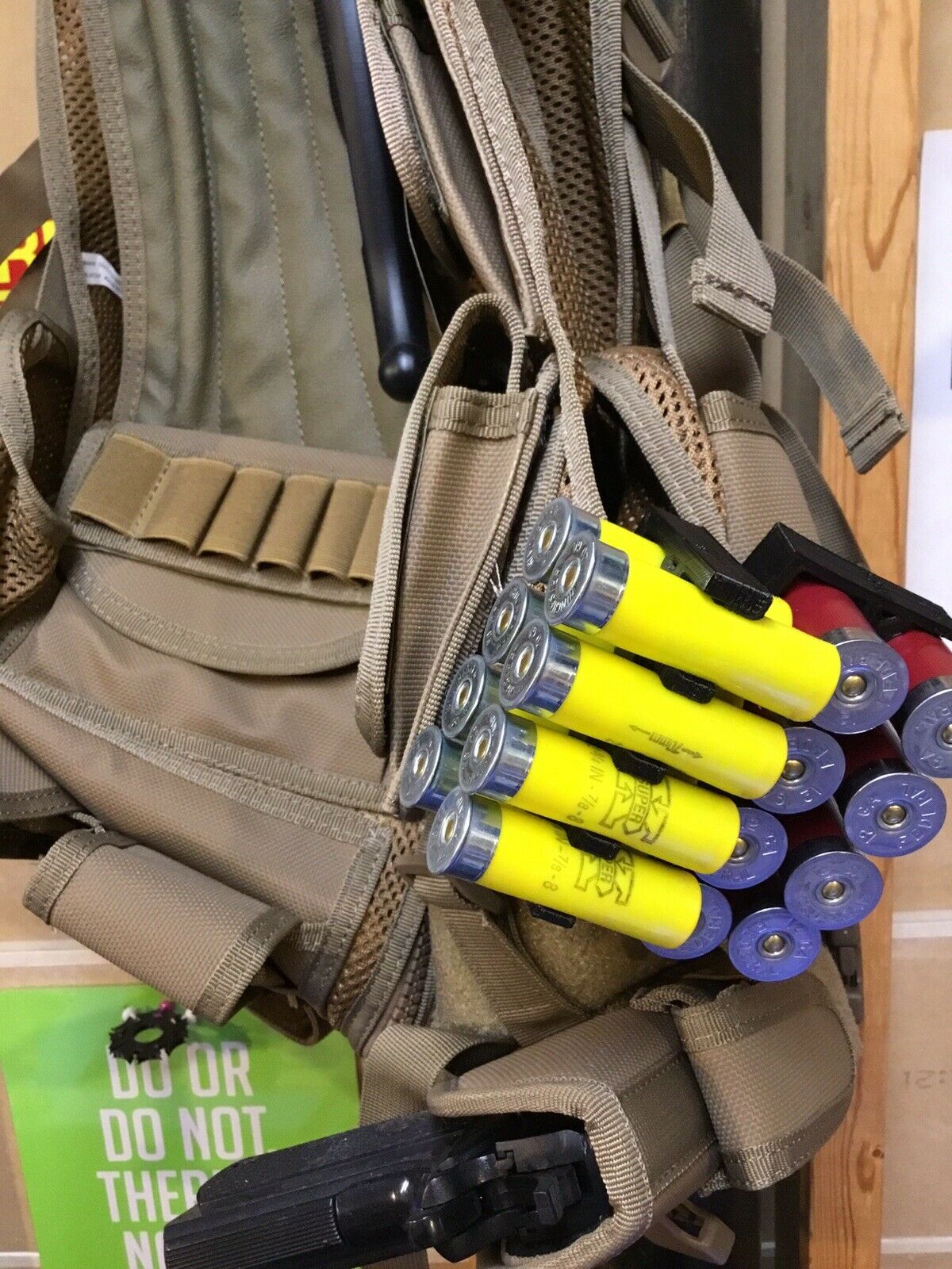 8 Shell Tactical Shotgun 20 Gauge Shell Ammo Holder with Vest / Belt Clip 20 Ga.