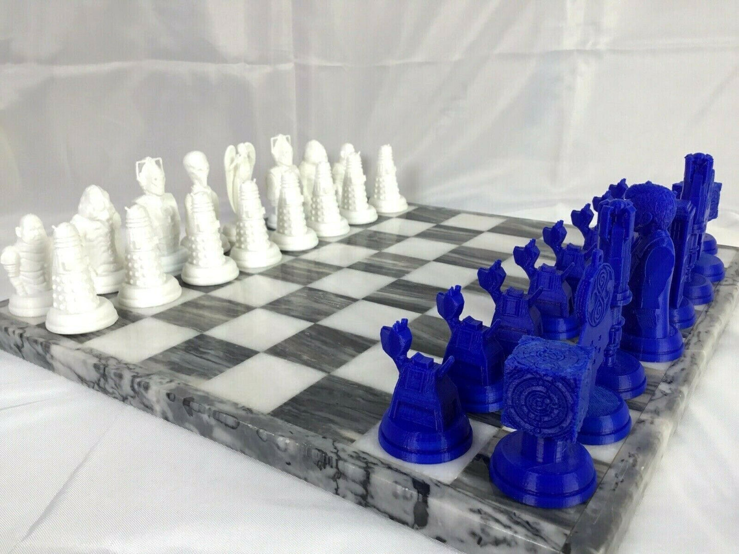 Doctor Who (FAN ART) Chess Set Tardis, Cyberman, Dalek, Weeping Angels, Dr Who