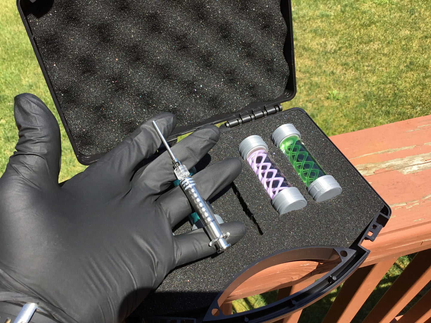 SSWI's Resident Evil Briefcase Kit Metal Syringe T-Virus Antidotes Umbrella Corporation