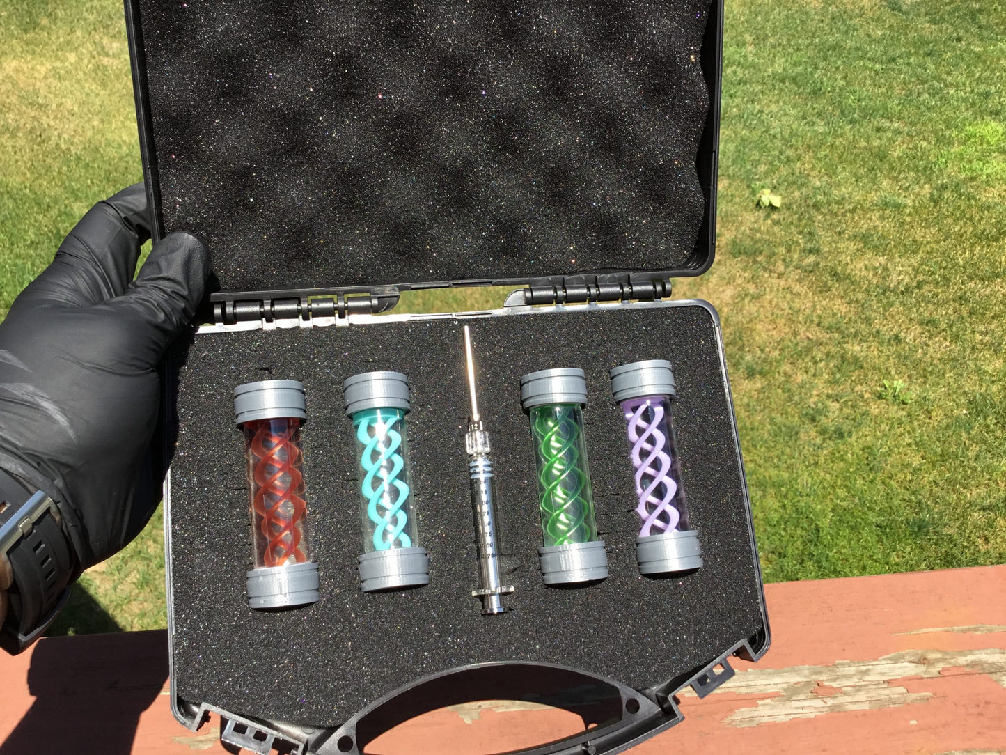 SSWI's Resident Evil Briefcase Kit Metal Syringe T-Virus Antidotes Umbrella Corporation