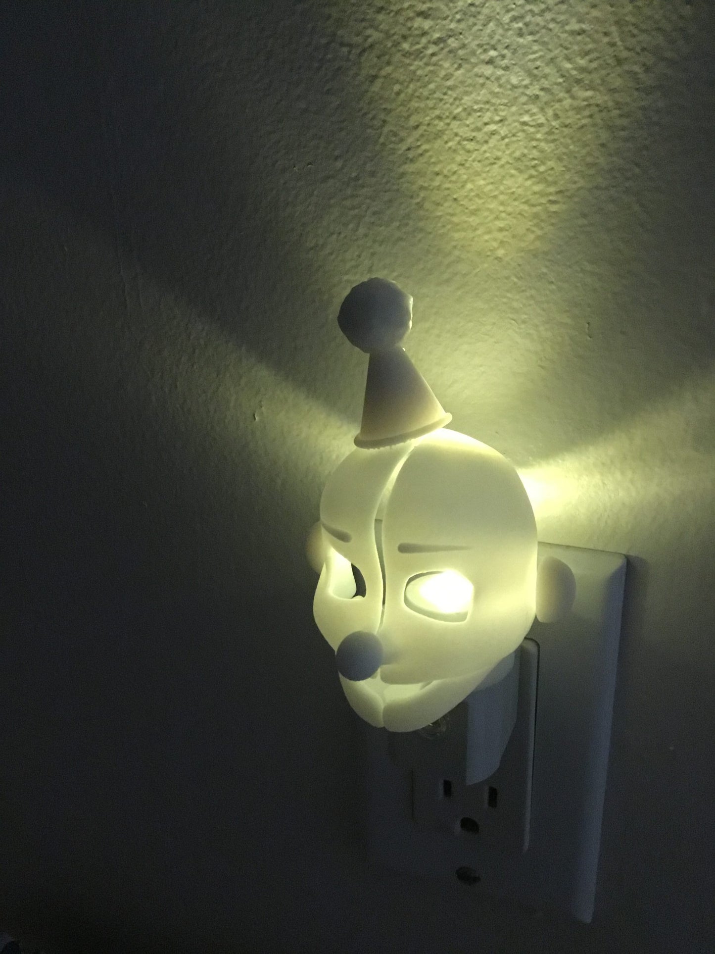 Five Nights AUTO LED Plug in Night Light Lamp - Scary, Spooky, Horror, 5 Nights