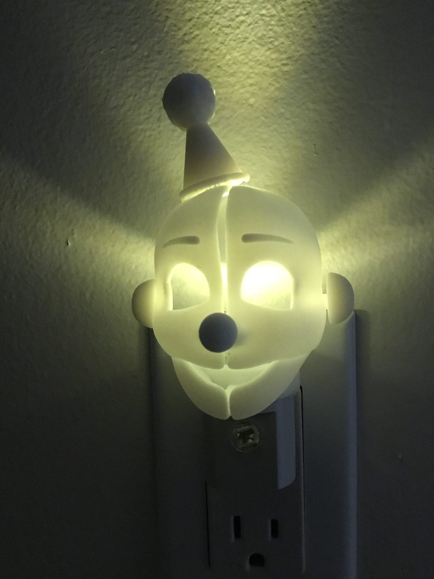 Five Nights AUTO LED Plug in Night Light Lamp - Scary, Spooky, Horror, 5 Nights