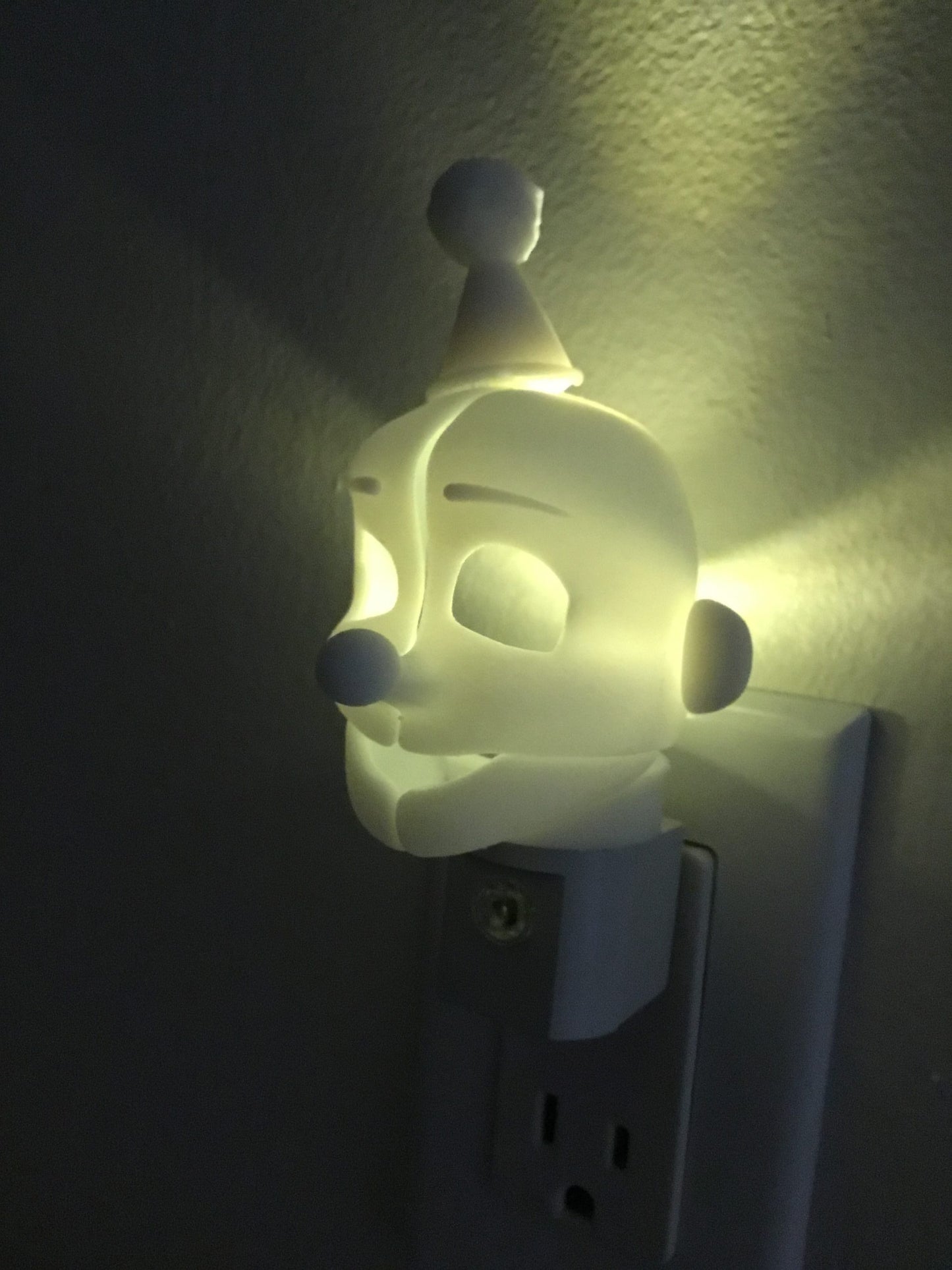 Five Nights AUTO LED Plug in Night Light Lamp - Scary, Spooky, Horror, 5 Nights