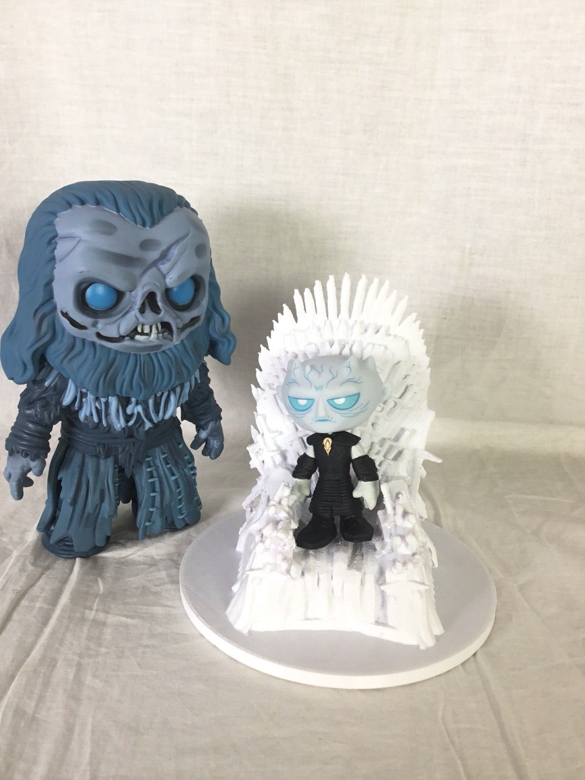 Game Of Thrones Iron Throne WINTER IS COMING Business Card / Smart Phone Holder